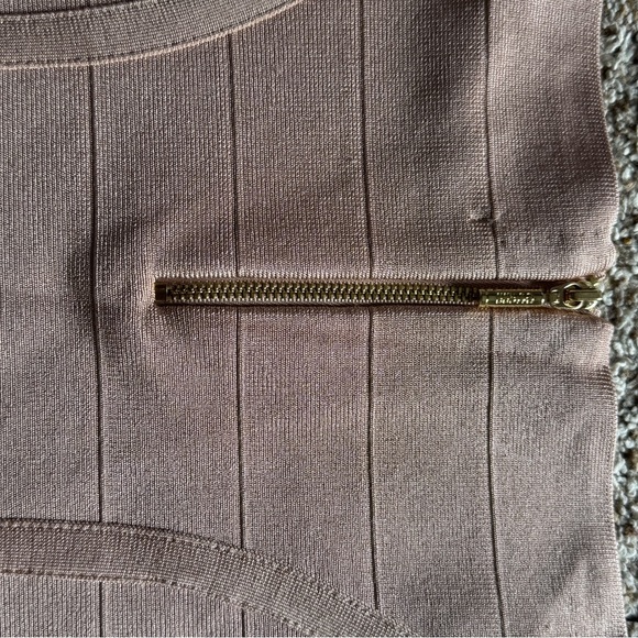 Guess Nude Bandage Skirt Set - Picture 5 of 12